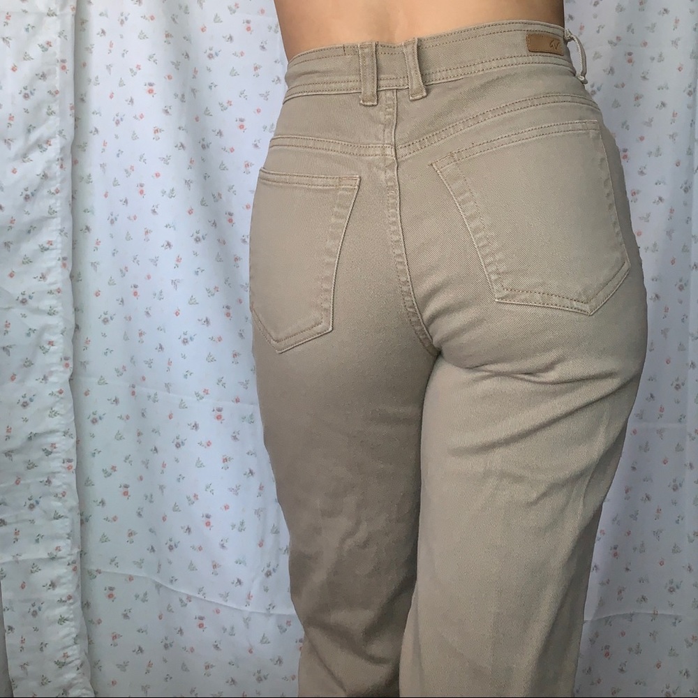 🐻Beige Mom Jeans🐻